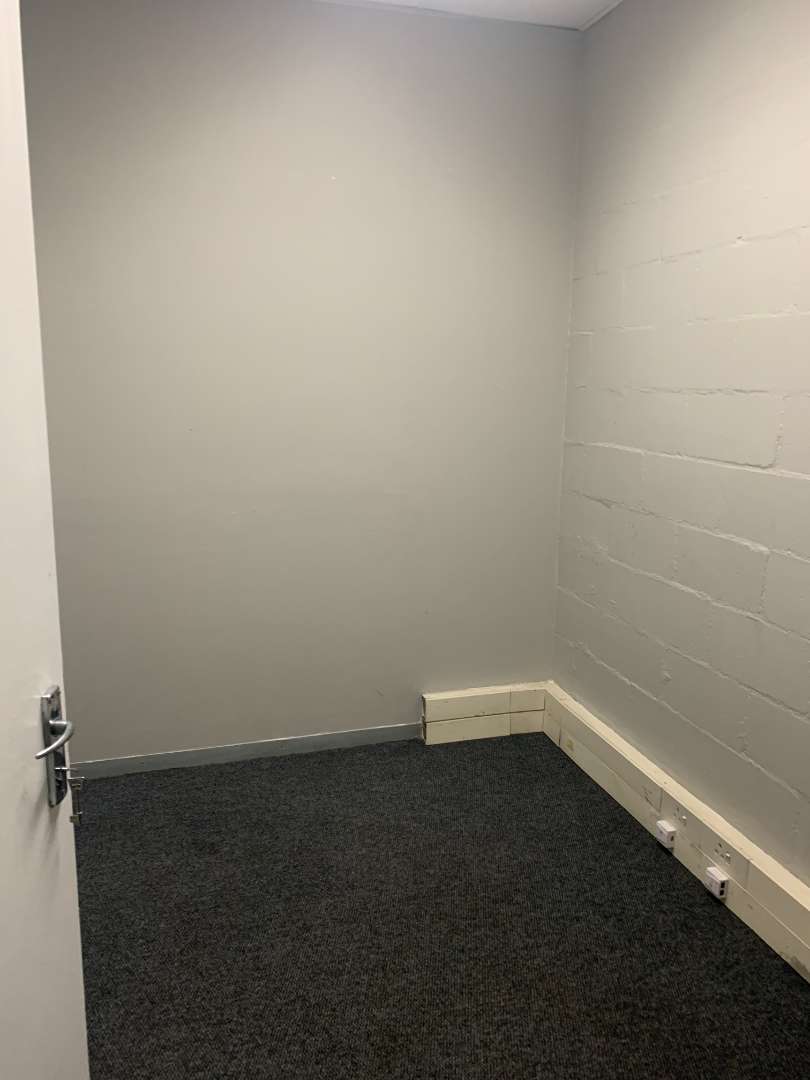 To Let commercial Property for Rent in De Bron Western Cape